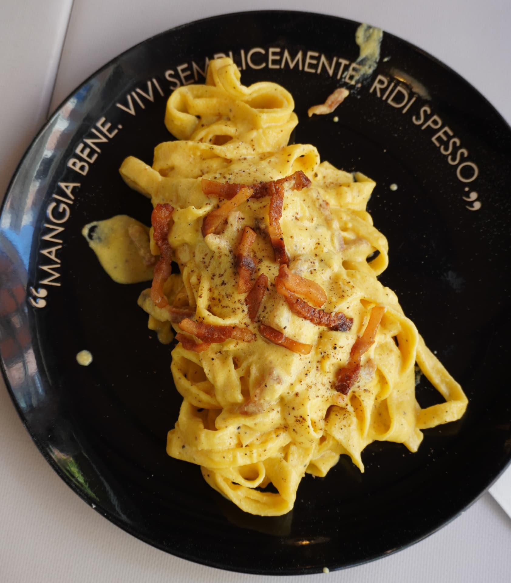 Carbonara romana impiattata durante il corso di Cucina Roma